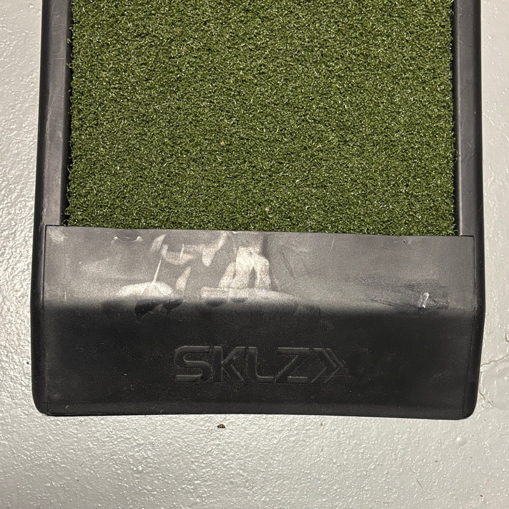 SKLZ Green and Black Golf Practice Mat - Picture 3 of 4